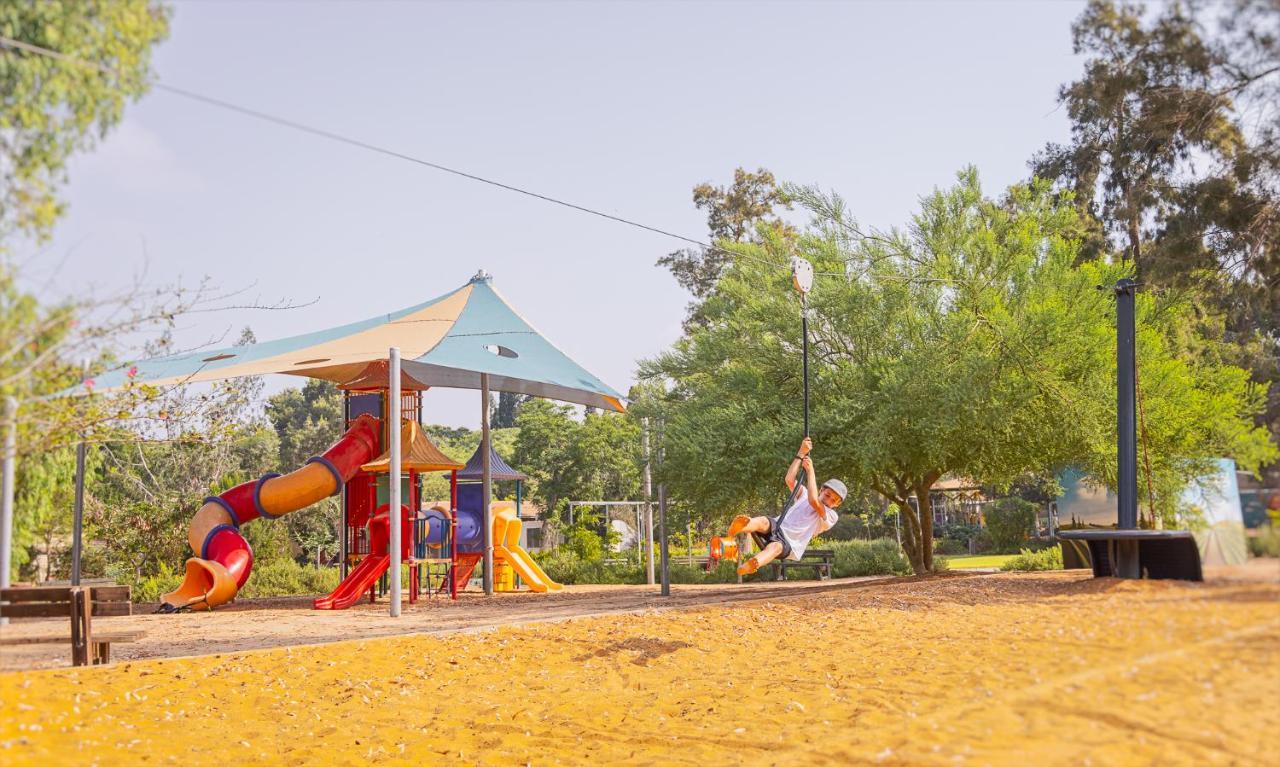 Вилла Gvulot - Kibbutz Experience Gevulot Экстерьер фото