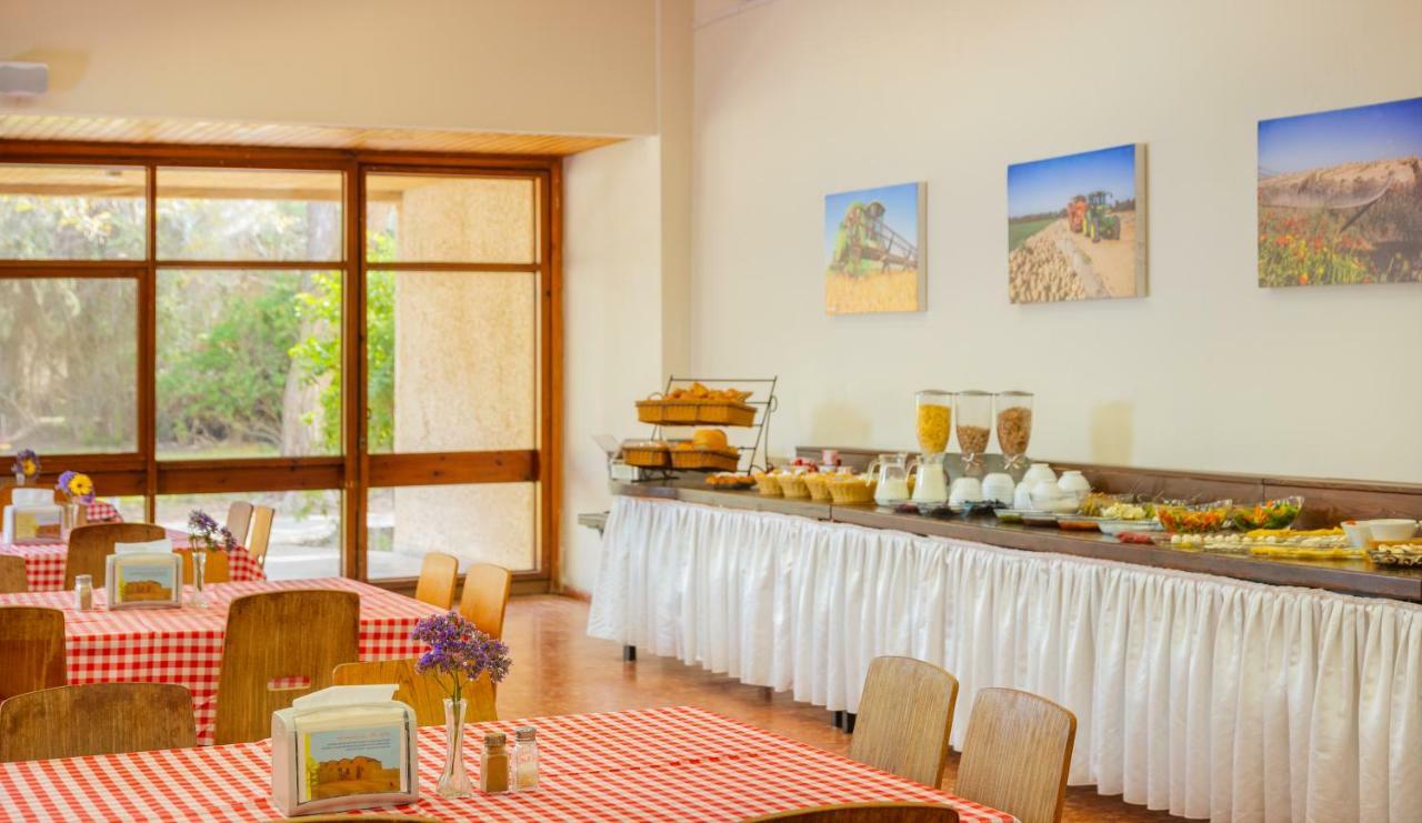 Вилла Gvulot - Kibbutz Experience Gevulot Экстерьер фото
